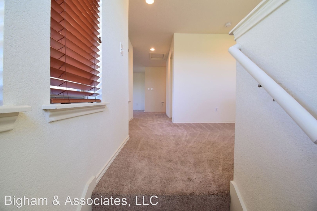 701 Watson Way - Photo 12