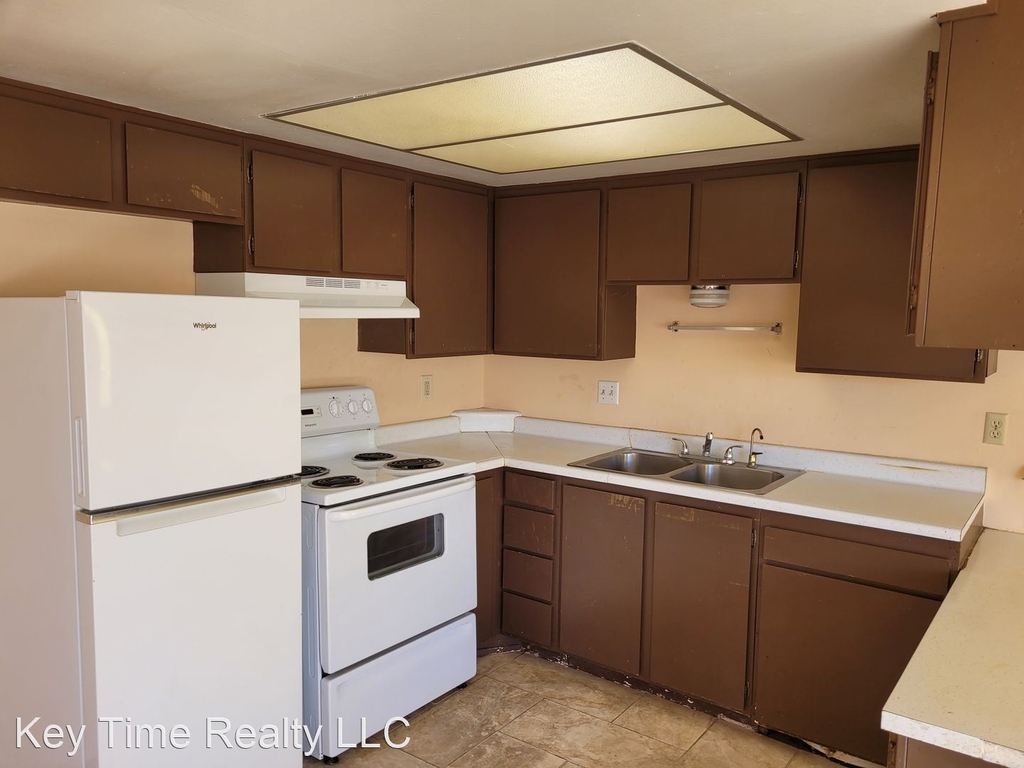 1525 Sierra Vista - Photo 2