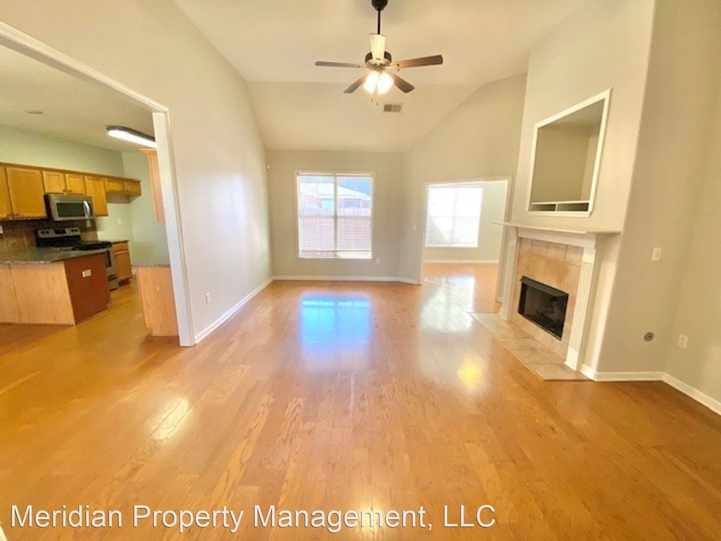 8892 Glen Crossing - Photo 1