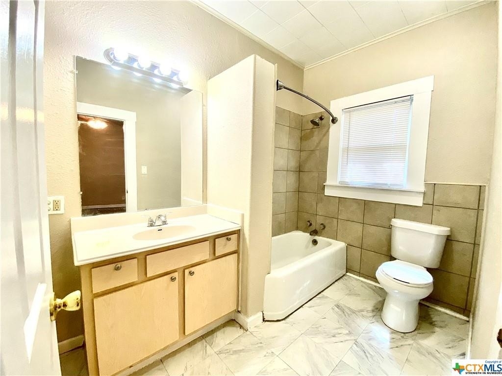 322 W Austin Street - Photo 14