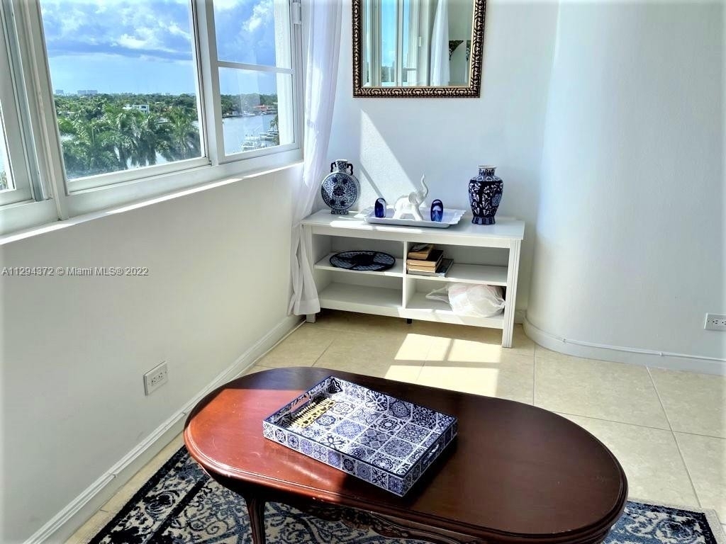 5005 Collins Ave - Photo 22