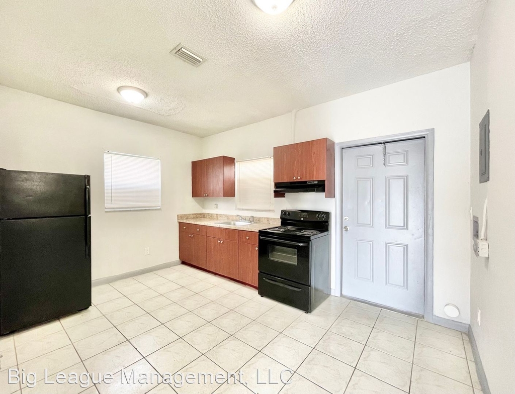 1215 Nw 8 Ct - Photo 8