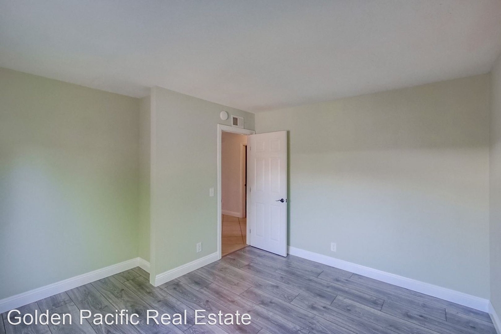 1030 Ball Ave - Photo 11