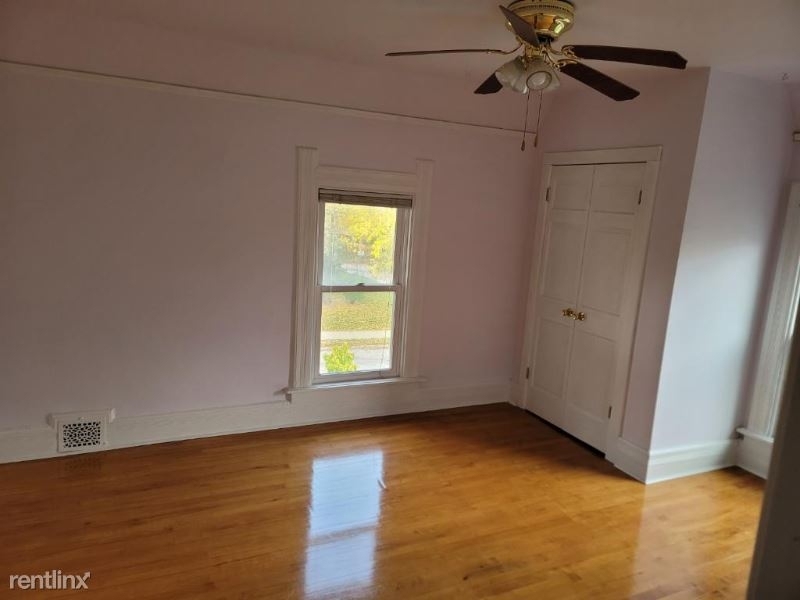 8225 West Burnham St Upper (2nd Floor) - Photo 3