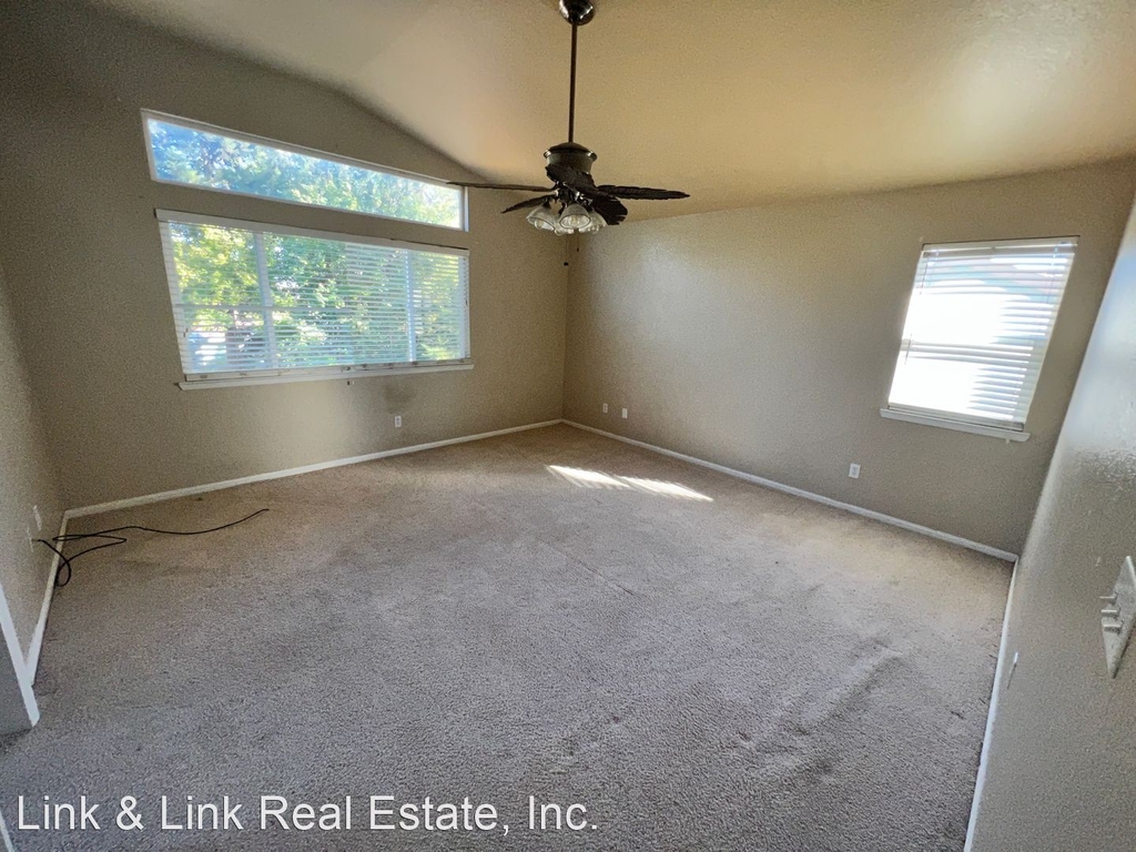 940 Ruby Street - Photo 10