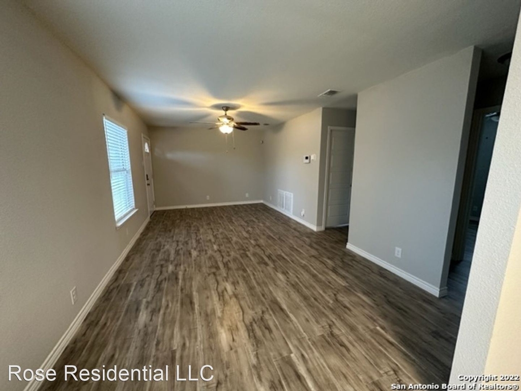 910 Rexford Dr - Photo 1