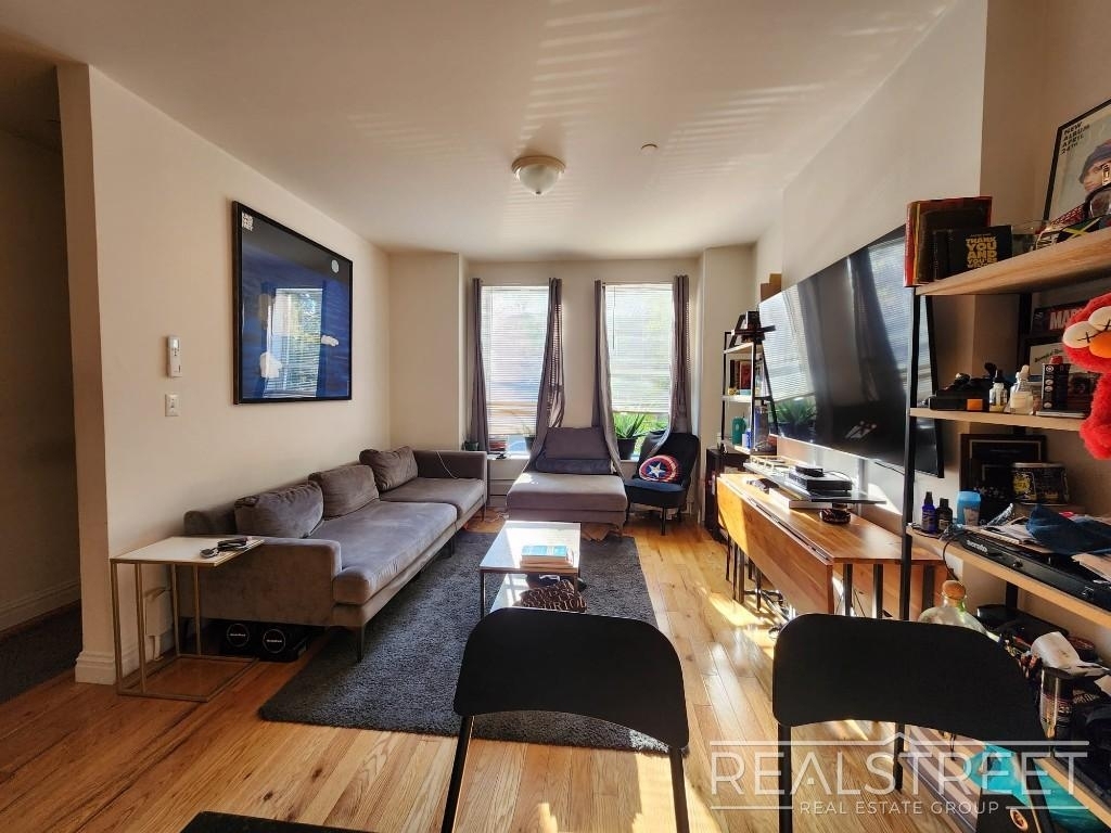 527 Chauncey Street - Photo 1