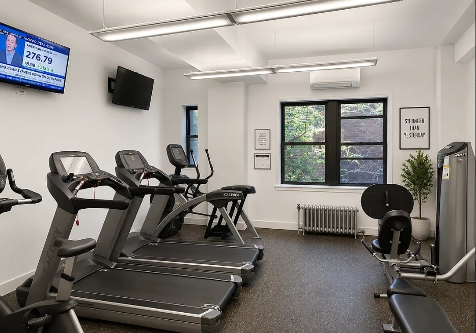 West 101 street - Photo 5