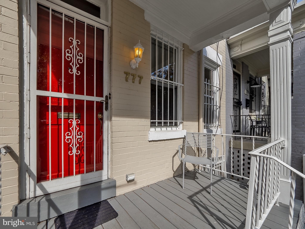 777 Hobart Place Nw - Photo 4