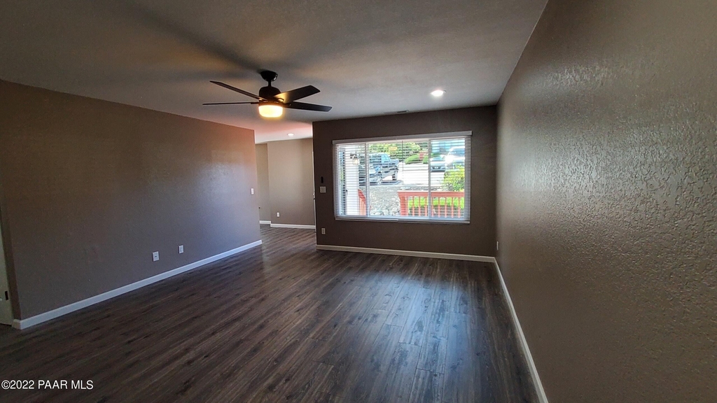 3070 Peaks View Lane - Photo 1