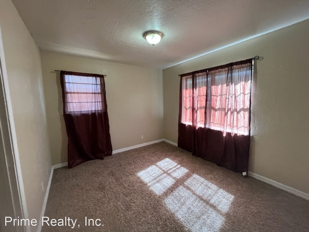 416 Nw 82 - Photo 24