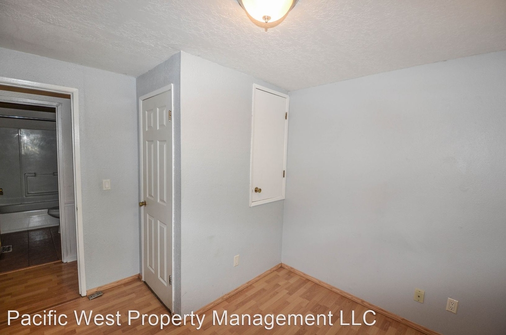 374 Se Barnes Ave - Photo 8