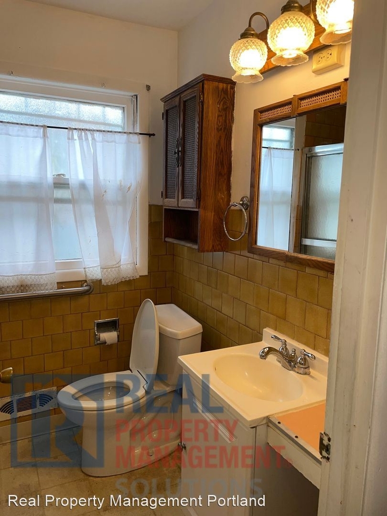 2601 N Halleck St - Photo 9