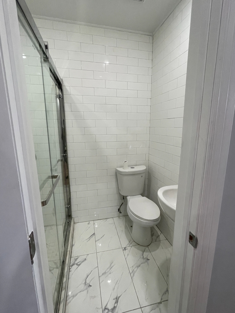 377 Lincoln Road - Photo 4