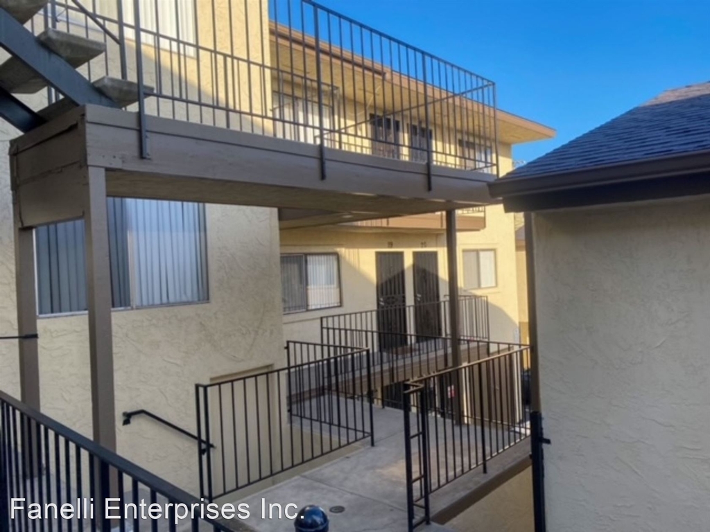 4044 Estrella Ave - Photo 18