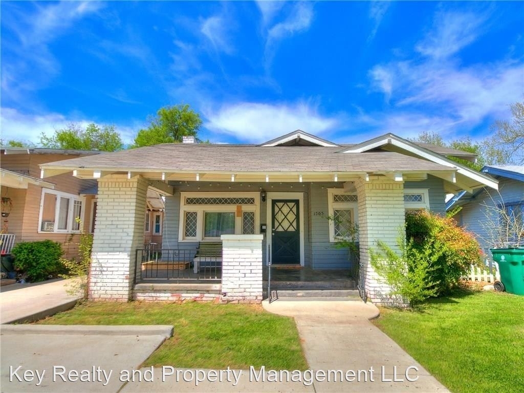 1505 Nw 34th St - Photo 0