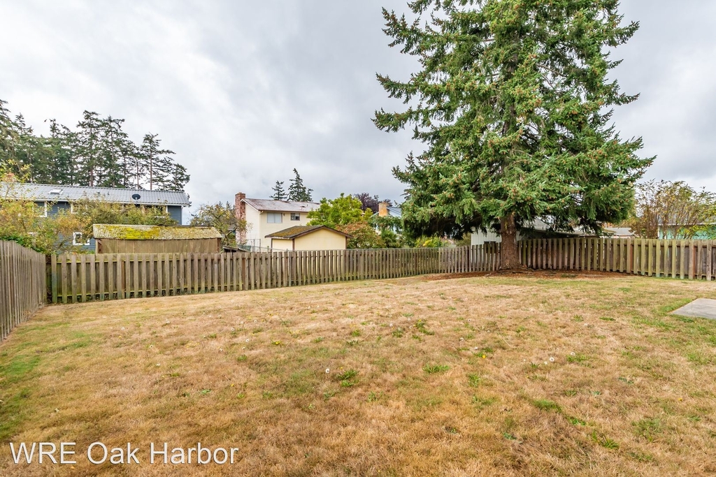 725 Nw Hyak Dr - Photo 18