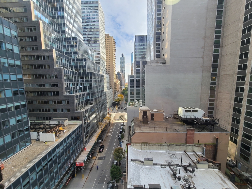 140 East 46th Street - Photo 6