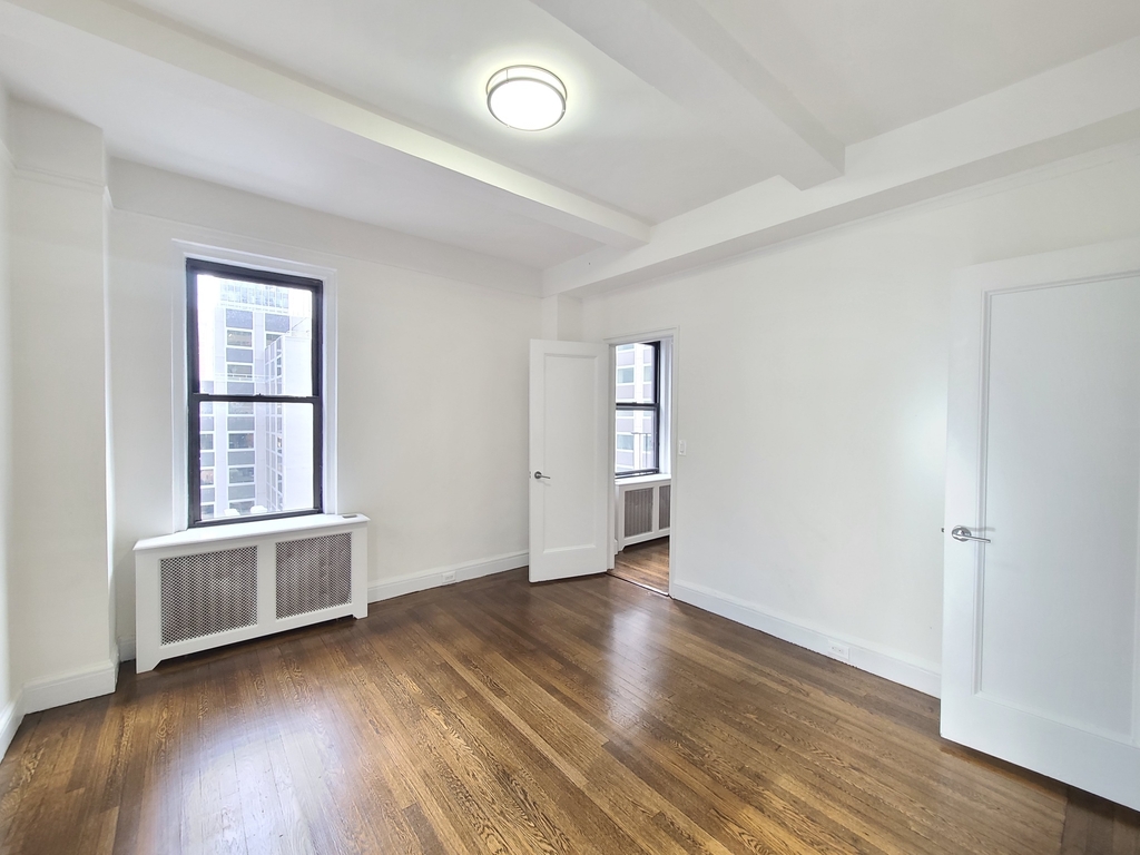 140 East 46th Street - Photo 2