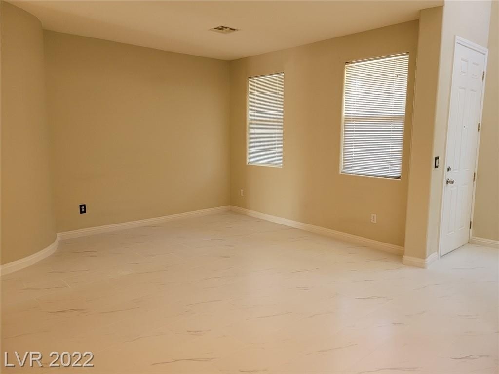 9719 Spinnaker Creek Avenue - Photo 3