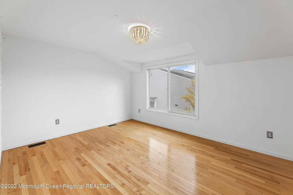 165 Riddle Avenue - Photo 13