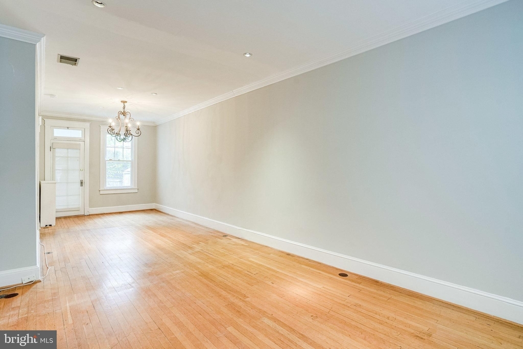 1720 34th Street Nw - Photo 2