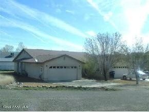 4461 N Moccasin Circle - Photo 0