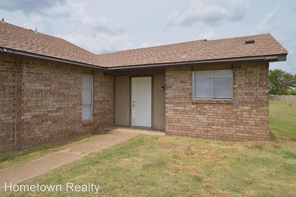 105 Crawford Court - Photo 1