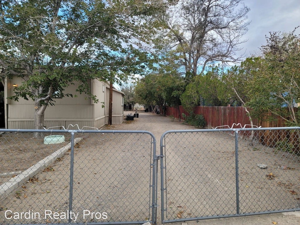 610 Fremont St - Photo 1