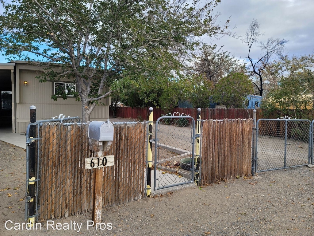 610 Fremont St - Photo 0