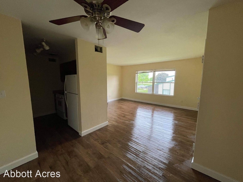 1505 Hobson Drive - Photo 2