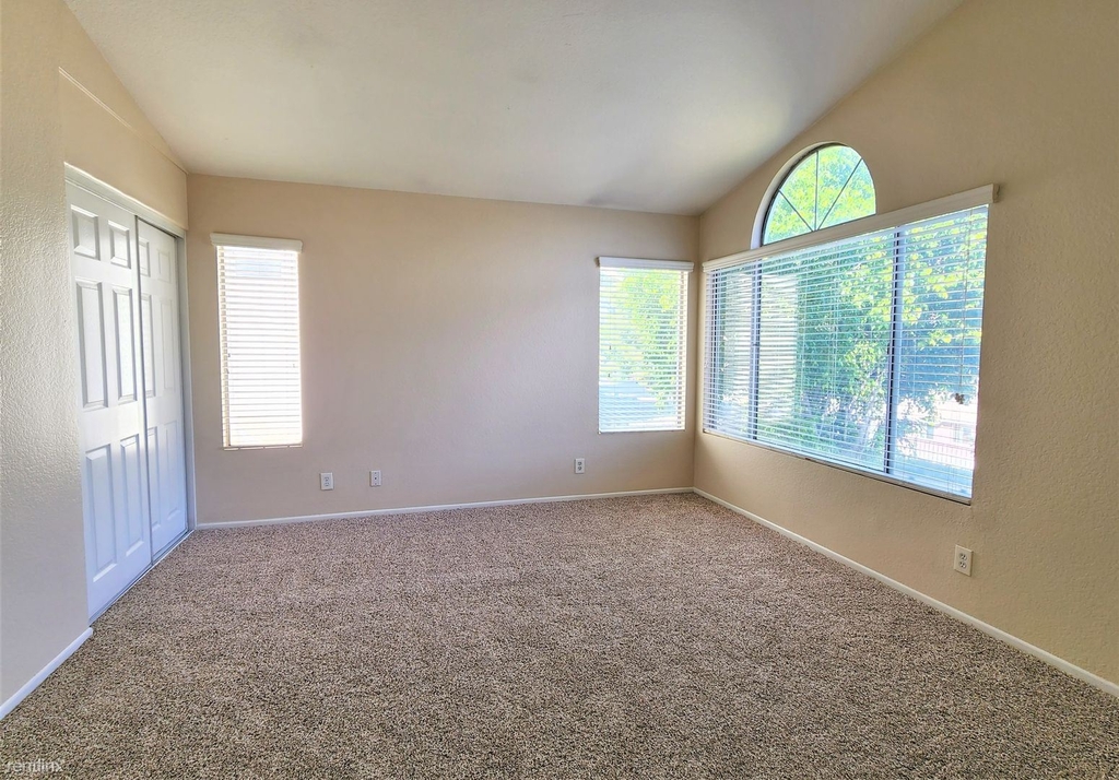 13090 Red Corral Dr - Photo 11