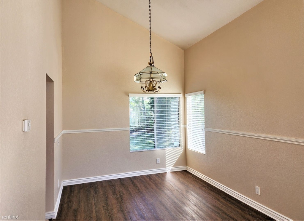 13090 Red Corral Dr - Photo 4