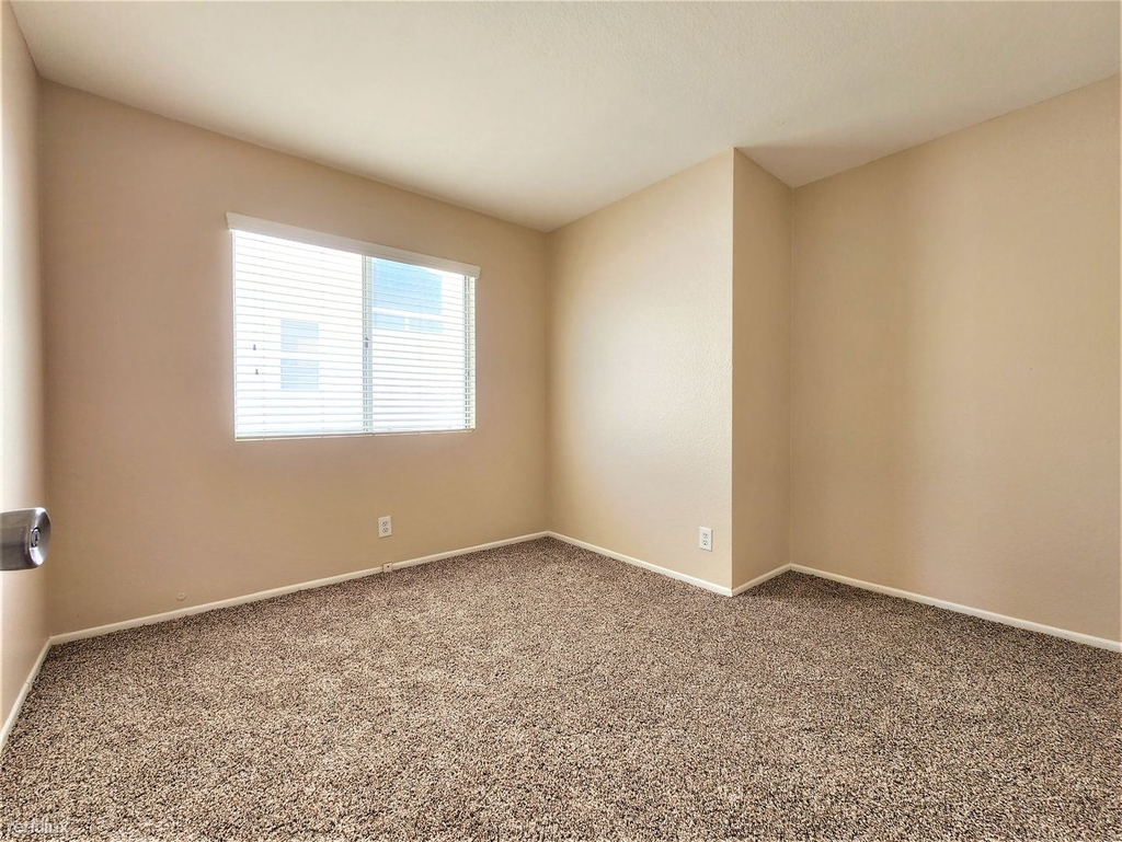 13090 Red Corral Dr - Photo 14