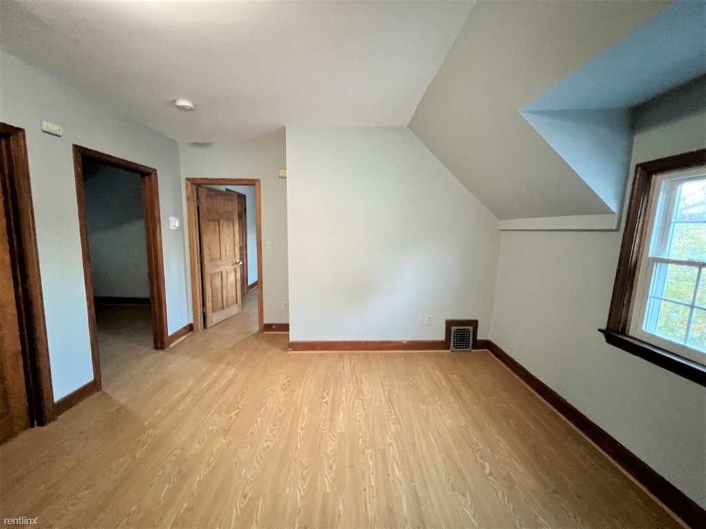 28 Lynnfield St Apt 2 - Photo 6