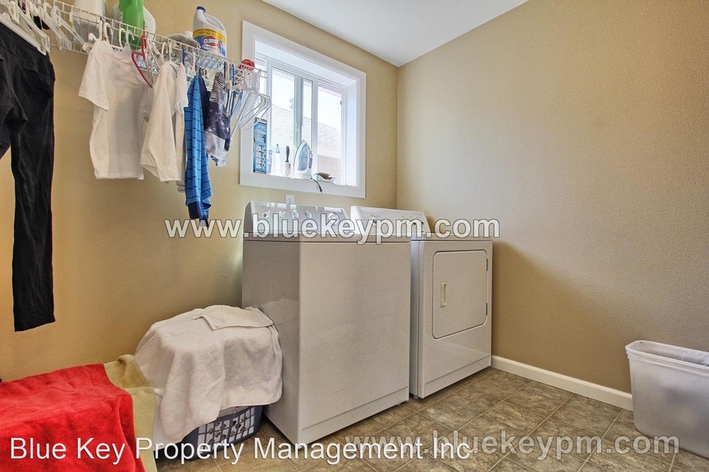 3812 Ne 93rd Street - Photo 2