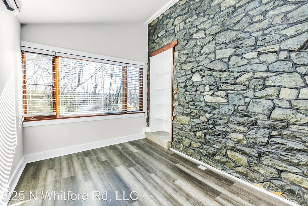 225 N Whitford Road - Photo 8