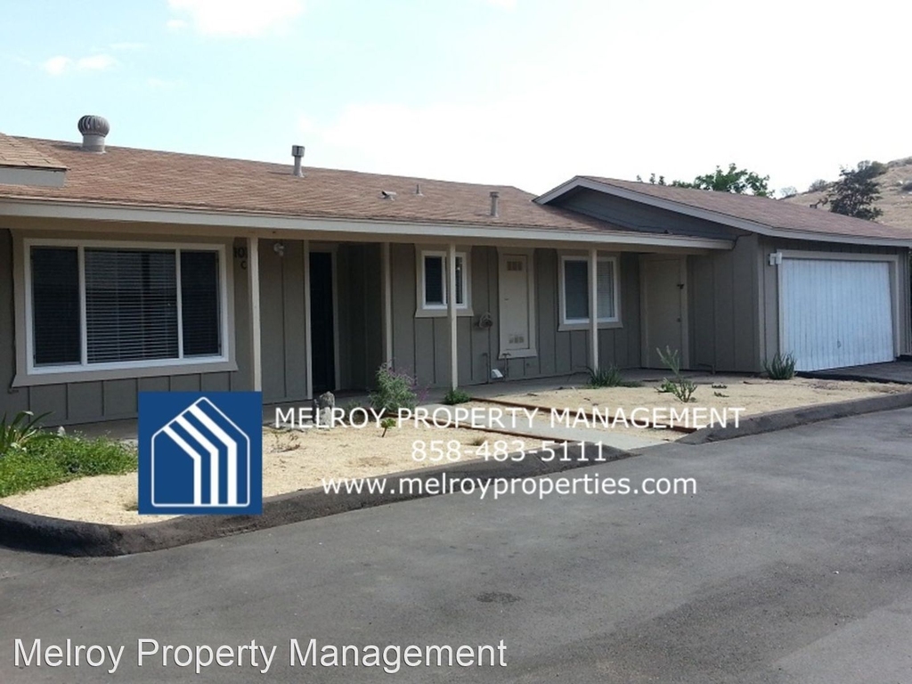 1017-1019 Greenfield Dr - Photo 0