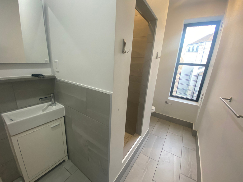 660 West 180th Street - Photo 6