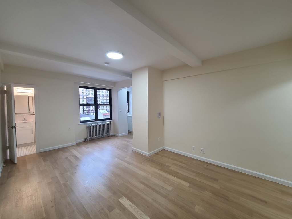 850 Amsterdam Avenue - Photo 5