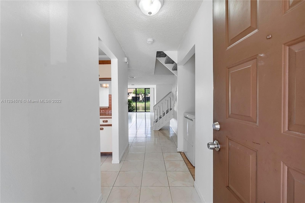 3952 Cocoplum Cir - Photo 3