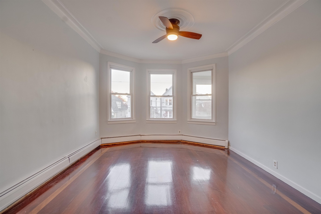 123 West 46th St - Photo 7