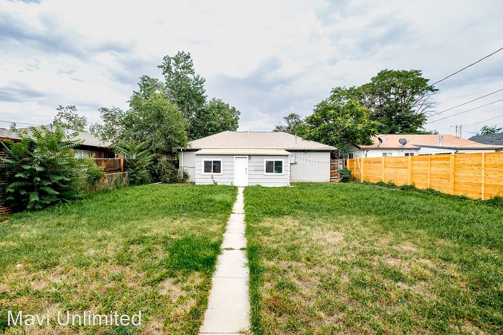 3075 Fairfax St - Photo 19