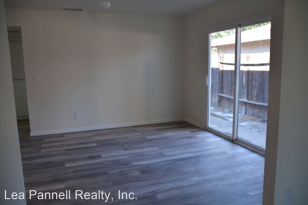 6521 Hillsdale Blvd - Photo 2