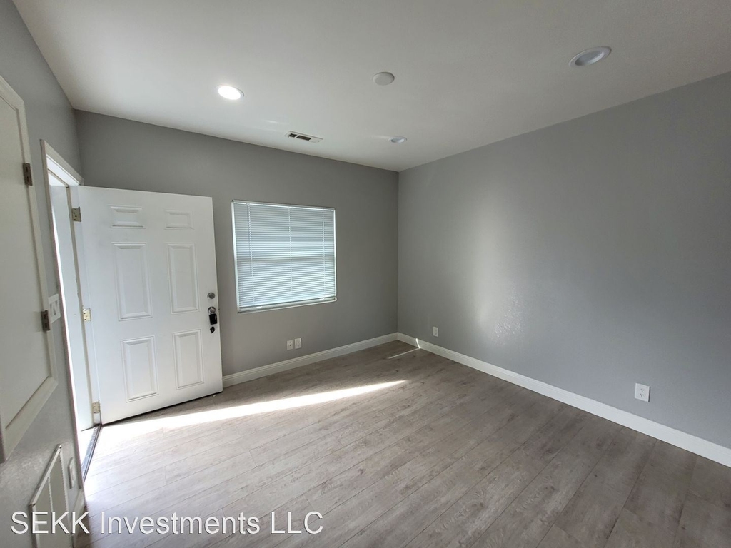 737 Smalley Ave - Photo 2