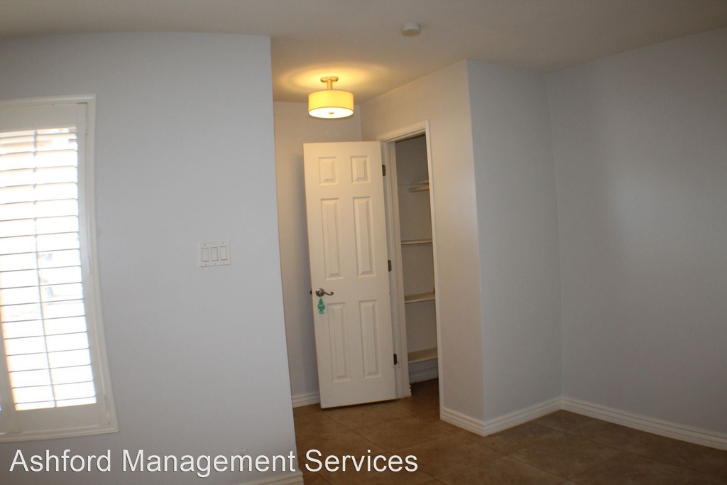 8332 N. 6th St. - Photo 4