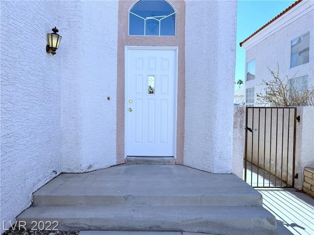 9821 Cactus View Avenue - Photo 3