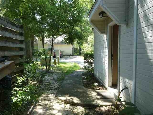 1465 Live Oak Dr - Photo 2