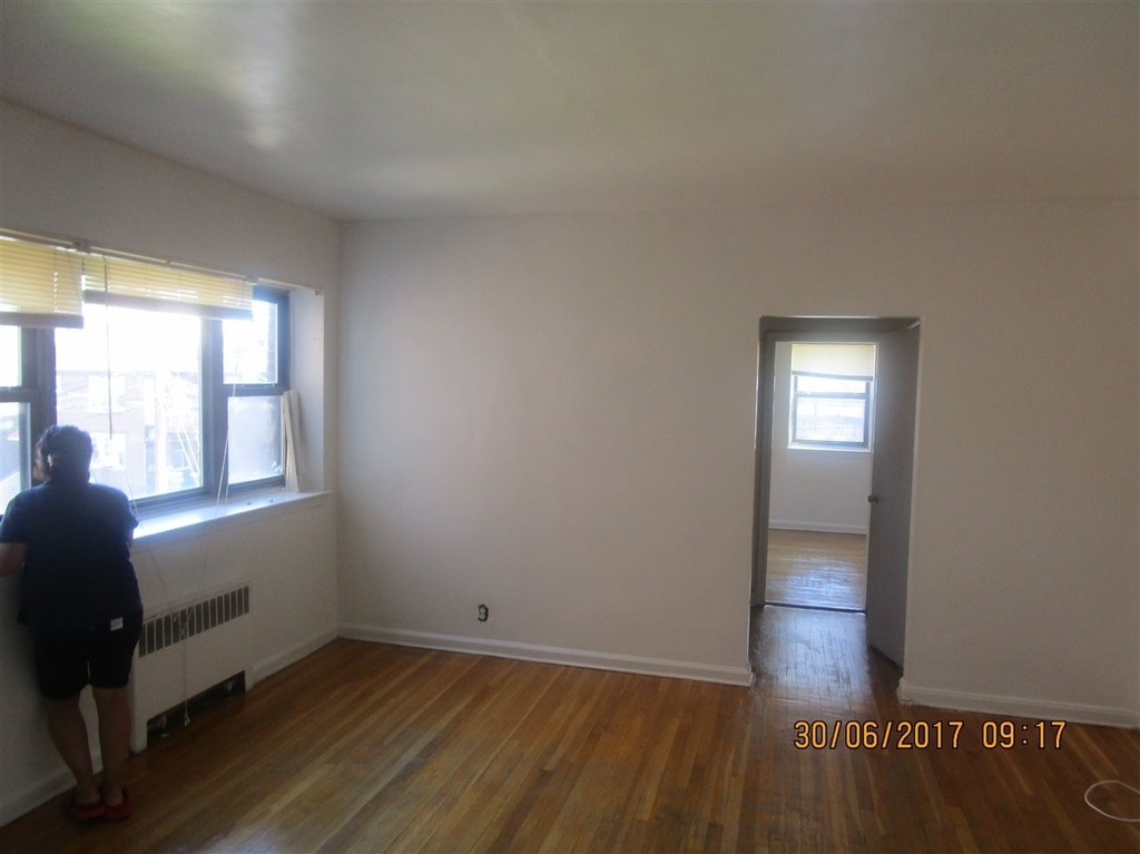 283 Stegman Parkway - Photo 3