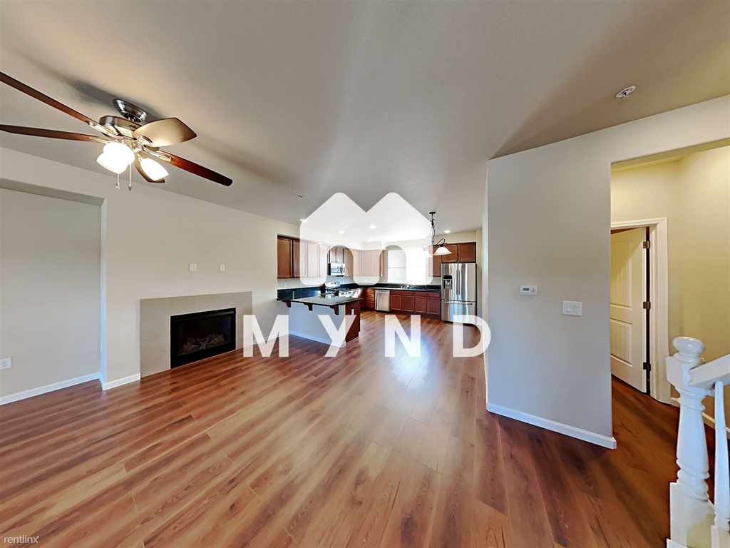 2490 Eastshore Pl Apt 103 - Photo 2